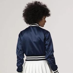 เสื้อแจ็คเก็ตผู้หญิงแบบครอป ผ้าซาตินเมทัลลิก ระบายอากาศได้ดี แขนยาว ทรงวาร์ซิตี้ น้ำหนักเบา ราคาประหยัด - Product Image 2