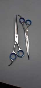 Ciseaux de barbier professionnels en acier inoxydable plaqué or rose 18 carats avec manche texturé profondement gravé pour coiffure et effilage - Product Image 4
