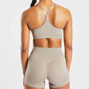 Sujetador Deportivo Halter con Cuello en V Profundo sin Costuras para Mujer, Soporte Medio, Ropa Deportiva para Yoga, Color Sólido, Spandex, Poliéster, Conjunto de Primera Calidad - Product Image 4