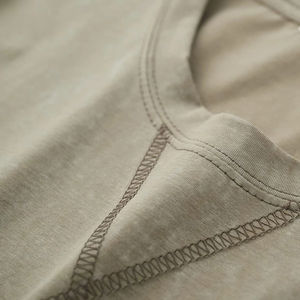 เสื้อยืดผู้ชายแบบสั่งทำพิเศษ แขนสั้น ระบายอากาศได้ดี คุณภาพสูง ผลิตจากผ้าโพลีเอสเตอร์ผสมฝ้าย 100% ราคาขายส่งสำหรับผู้ชาย - Product Image 4