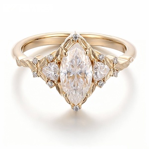 Bague de fiançailles et d'anniversaire en argent 925 avec diamants CARATOVA DIAMONDS, design vintage à motif de feuille sculptée, bijoux fins personnalisés pour femmes - Product Image 3