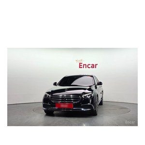 Mercedes-Benz E- E300e 4MATIC Exclusive 2023 avec direction à gauche, boîte de vitesses automatique et caméra arrière, 57 353 km - Product Image 3