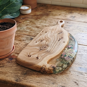 Exquisite Burl Wooden Chopping Board Features Edge <b>Clear</b> <b>Resin</b> Inlay Packed With Real Pressed Floral Blooms For Cutting Vegies - Product Image 4