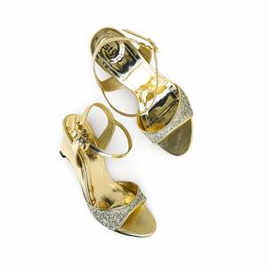 Sandalias de tacón doradas FN6026 Diseño elegante y elegante - Product Image 1