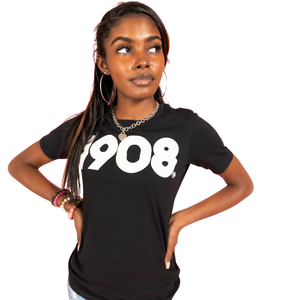 Camiseta Negra AKA 1908 para Mujer, con Estampado Gráfico, Manga Corta, Cuello Redondo, Suave, Transpirable, Informal, Cómoda para el Día a Día - Product Image 1