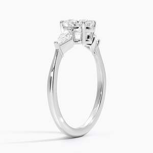 Anillo BOJ 0116 Corte Ovalado Plata 925 Luxe Cometa Anillo Solitario de Tres Piedras con Diamante de 2ct Color D VVS1 Moissanita Certificado GRA - Product Image 2