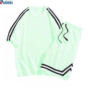 Conjunto de pantalones cortos personalizados para hombre, nuevo conjunto de verano a la moda con rayas, conjunto de pantalones cortos modernos para hombre, de manga corta, cuello redondo, holgado, estilo estudiantil. - Product Image 5