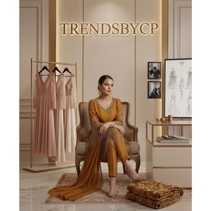 Conjunto de Kameez de Seda Color Mostaza de Lujo TrendsbyCP – Bordado Zardosi Dorado con Flecos de Cristal – Atuendo Festivo Premium de 3 Piezas - Product Image 5
