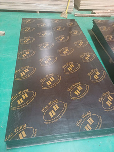 ไม้อัดเคลือบฟิล์มสีน้ำตาล/ดำสำหรับงานก่อสร้างกลางแจ้ง ใช้ซ้ำได้ 10 ครั้ง ขนาด 8x4 มม. หนา 12-15-18 มม. เกรด E0 เมลามีน จากซัพพลายเออร์เวียดนาม - Product Image 4