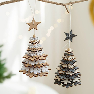 Décoration de Noël artisanale en bois, étoile de sapin en forme de flocon de neige, style traditionnel - Product Image 1
