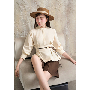 Blusa Corta Elegante para Mujer con Cuello Mandarín y Pliegues, Estilo Peplum, Informal para Oficina, Algodón y Seda, OEM ODM, Teñido Liso, IRENE - Product Image 5