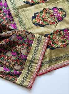 Sari en soie ethnique de luxe pour femmes - Tenue haut de gamme pour fêtes et mariages, sari de créateur exclusif pour festivals, sans plis, séchage rapide - Product Image 3