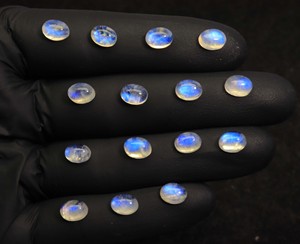 Pierre de lune arc-en-ciel authentique, cabochon ovale 6x4mm, pierre précieuse de lune arc-en-ciel bleue chatoyante, prix de gros - Product Image 4