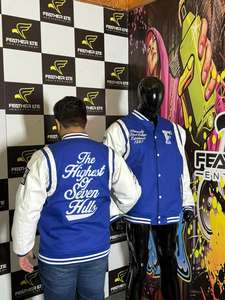 Veste de baseball en chenille brodée sur mesure de haute qualité ODM OEM, corps en laine, manches en cuir PU, pour hommes. - Product Image 6