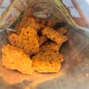 Galletas de <span class=keywords><strong>Arroz</strong></span> Chinas Populares al por Mayor de Fábrica OEM, Latiao Halal, Snacks de <span class=keywords><strong>Arroz</strong></span> Crujientes <span class=keywords><strong>con</strong></span> Sabor Picante - Product Image 2