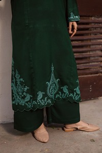 Kurta décontractée pour femme en coton brodé vert, coupe ample traditionnelle, style ethnique indien pakistanais, idéale pour les fêtes et mariages, toutes saisons, livraison rapide - Product Image 5
