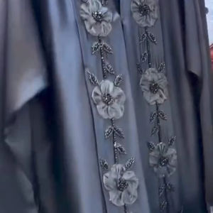 Abaya élégante brodée à la main pour femmes, tenue islamique traditionnelle et stylée - Product Image 2