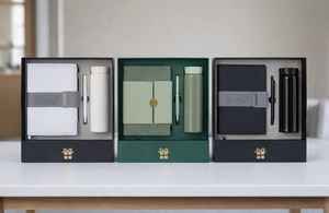 Set de Regalo de Cuaderno Ejecutivo de Cuero A5 Premium Liviya Modelo 02 con Memoria USB, Bolígrafo Metálico, Caja de Diario de Negocios de Lujo Multifuncional de Vidrio - Product Image 2