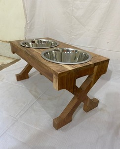 Table d'alimentation réglable en bois de haute qualité pour chien avec double gamelle ou support d'alimentation confortable pour chiens, disponible à la vente - Product Image 3