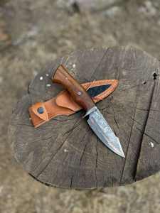 Couteau de poche multifonctionnel en acier Damas de Jahangir Enterprise, pour le camping et la chasse, avec étui en cuir, service OEM personnalisé de haute qualité - Product Image 6