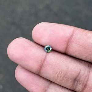 Zafiro Verde Natural Facetado, Gema Redonda de 4x4x2mm, 0.34ct AU para Joyería - Product Image 1
