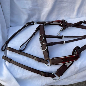 Martingala resistente para caballos, para montar y entrenar, de cuero duradero con hebillas seguras y correas ajustables. La mejor calidad. - Product Image 3