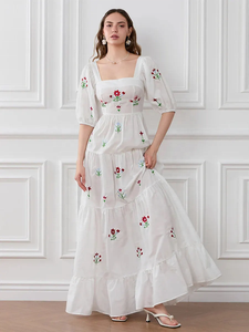Vestido Maxi de Algodón Blanco Estilo Boho Chic con Bordado Floral a Mano para Mujer, Cuello Cuadrado y Mangas Abullonadas, Vestido Largo con Bordado de Flores - Product Image 3
