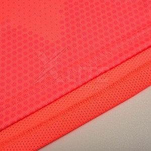 Camiseta y pantalones cortos de fútbol hechos con tela de alto rendimiento diseñada para mejorar el flujo de aire y máxima comodidad del jugador. - Product Image 5