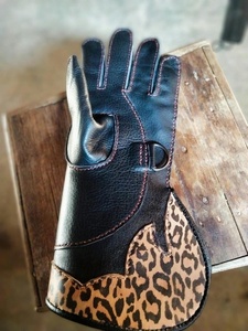 <b>Leather</b> <b>Fingerless</b> <b>Gloves</b> Embossed Floral Design Unisex Outdoor Sports Waterproof Lightweight All Seasons - Product Image 4