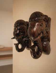 ขายึดผนังรูปหัวช้างไม้แกะสลักด้วยมือ - Product Image 1