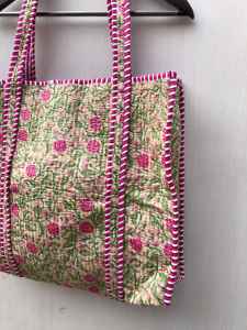Sac fourre-tout matelassé en coton imprimé floral fait main, vert, imprimé au tampon, écologique, sac à bandoulière pour l'été, l'automne et le printemps - Product Image 5