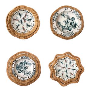 Juego de bandejas de servir de cerámica bohemia con marco de ratán tejido y borde floral con patrón de naturaleza muerta - Product Image 1