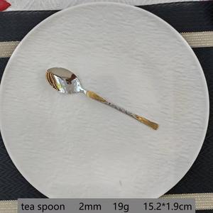 Juego de cubiertos de metal de diseño moderno, fantástico y multiusos, ideal para servir, comer y mezclar en la cocina. - Product Image 5