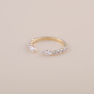 Anillo Abierto con Diamantes Cultivados en Laboratorio de Corte Marquise y Redondo de 0.47CT |   Anillo ajustable de oro rosa, amarillo y blanco de 14 quilates con diamantes - Product Image 3