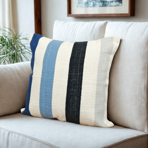 Funda de Almohada Grande Cuadrada, Funda de Cojín Tejida Jacquard Tradicional con un Toque Elegante y Vintage - Product Image 1