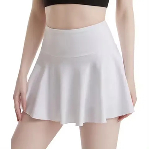 Falda de Tenis Transpirable de Alta Calidad con Logotipo Personalizado y Diseño Frontal/En la Cintura para Mujer - Ropa Deportiva de Golf con Compresión - Product Image 1