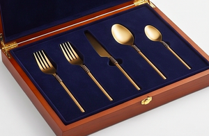 Ensemble de fourchettes élégantes en métal finition dorée mate avec manche texturé pour la vaisselle de mariage, passe au lave-vaisselle - Product Image 6