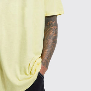 Nueva Camiseta Hip Hop Extra Grande Personalizada para Hombre, Transpirable, de Secado Rápido, 100% Algodón, Color Sólido, Logotipo Personalizado, 220g, Hecha en Pakistán - Product Image 3