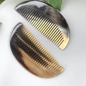 Peine de Cuerno Natural de Lujo, Peine Profesional de Dientes Anchos para Desenredar el Cabello, Peine Antiestático para Peinar la Barba, para Uso Diario - Product Image 1