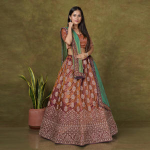 Lehenga Choli en filet Fendy |   Motif de paillettes à fils denses |   Finition de bordure ornée |   Ensemble de dupatta pour occasions festives de luxe - Product Image 2