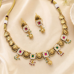 Ensemble collier et boucles d'oreilles pour femme JeweleMarket, plaqué or, avec cristaux et strass, style ethnique, pour mariage, fiançailles, anniversaire, fête, cadeau - Product Image 2