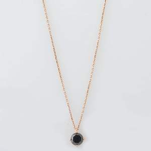 Colgante Solitario Negro, Delicado, de Plata de Ley 925 con Baño de Oro de 14K, Certificado, Regalo para Ella - Product Image 4