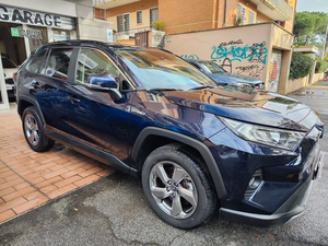 Toyota RAV4 2.5 Híbrido Dinámico SUV Automático Gasolina-Eléctrico AWD Vehículo Familiar Eficiente en Consumo de Combustible - Product Image 2
