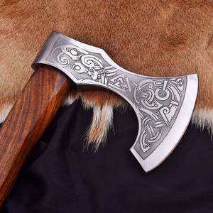 Hache Viking artisanale personnalisée, gravée avec un nœud celtique, en acier à haute teneur en carbone, hache à barbe, manche gainé de cuir tressé - Product Image 5