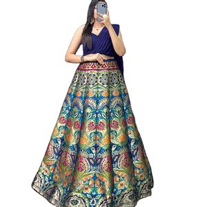 El último diseñador Banarasi Silk Zari Weaving Work Crop Top de Fab Zone - Product Image 1