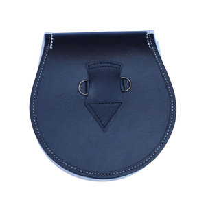 Sporran de Cuero Vegano Blanco y Negro con Diseño de Cabeza de Ciervo Escocés, Borlas de Cuero de 2 Cruces y Cadena de Cinturón - Product Image 2
