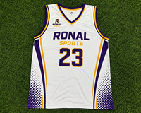 Jersey Basket Pria Logo Kustom Seragam Tim Ringan Menyerap Keringat Bahan Poliester Kaos Olahraga Grosir Pabrik