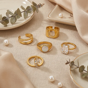 Bague minimaliste géométrique en acier inoxydable avec perle d'eau douce et revêtement PVD or véritable 18 carats, bijoux de mode pour femmes - Product Image 1