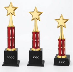 Trofeo Estrella con Columna Roja y Estrella Dorada en la Parte Superior, Modelo 739, Fundición a Presión, Metálico, Portátil, para Eventos Deportivos, Grabado Disponible, Base de Madera - Product Image 5