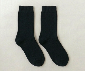 Chaussettes ras du cou pour femmes, noires unies, tricotées, respirantes, pour usage quotidien, longueur standard, automne - Product Image 1